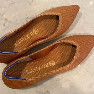 Rothy’s, point, 8.5